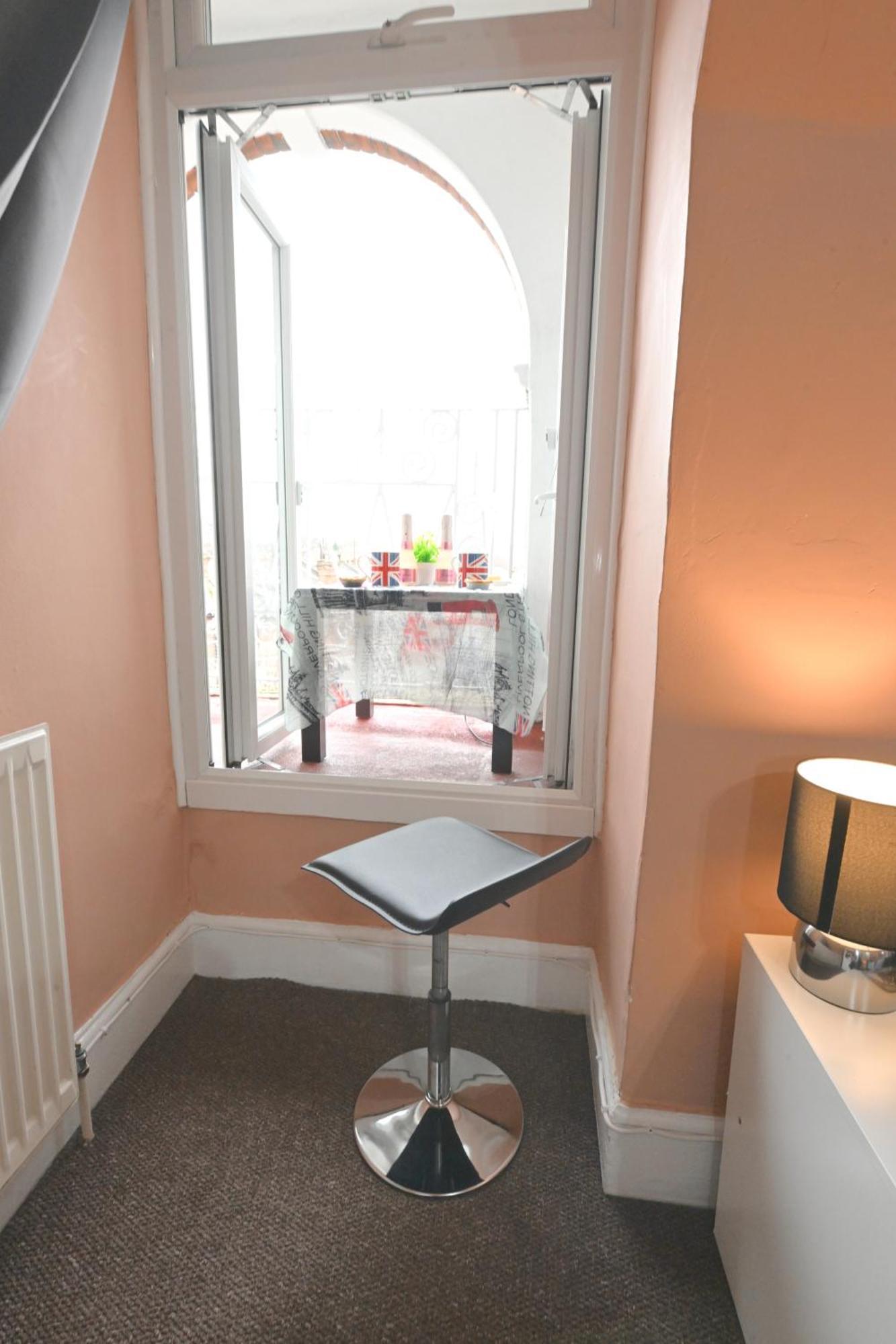 Stunning 3 Bedroom Serviced Flat In North Лондон Экстерьер фото